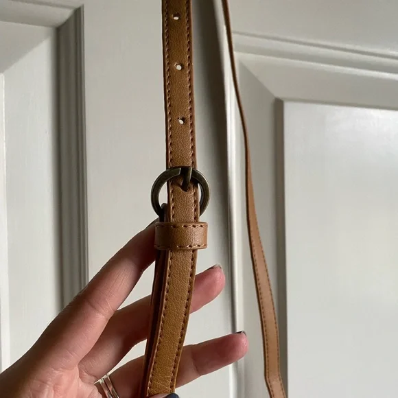 BRAND NEW universal thread crossbody bag - Picture 3 of 4